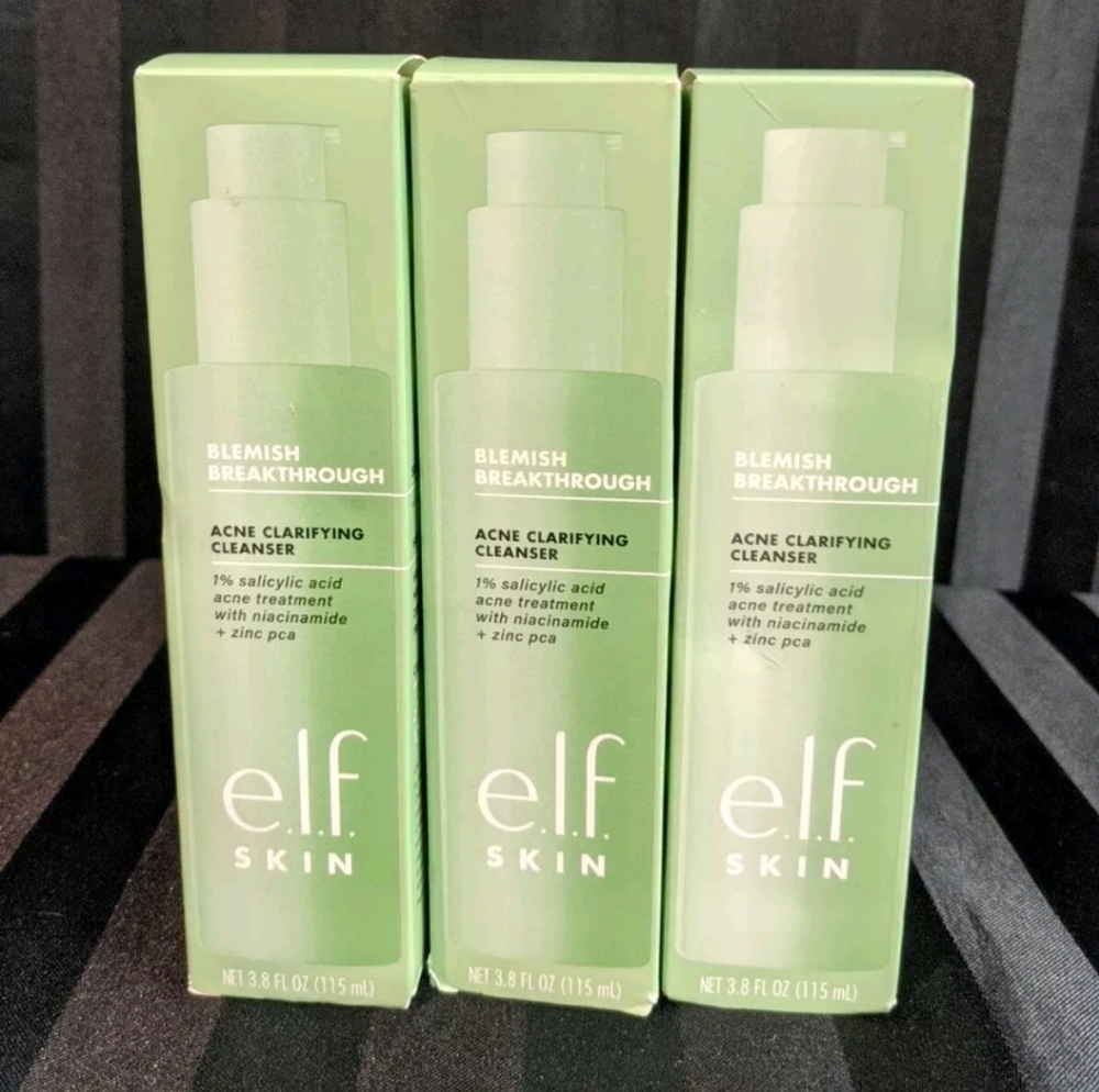 ELF Skin Blemish Breakthrough Acne Clarifying Cleanser - Light Green